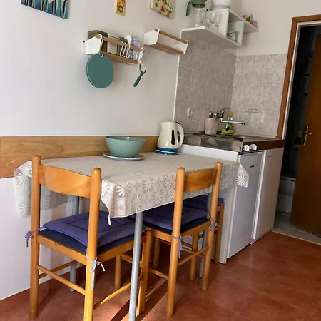 Family Dominkovic Apartment Lopud